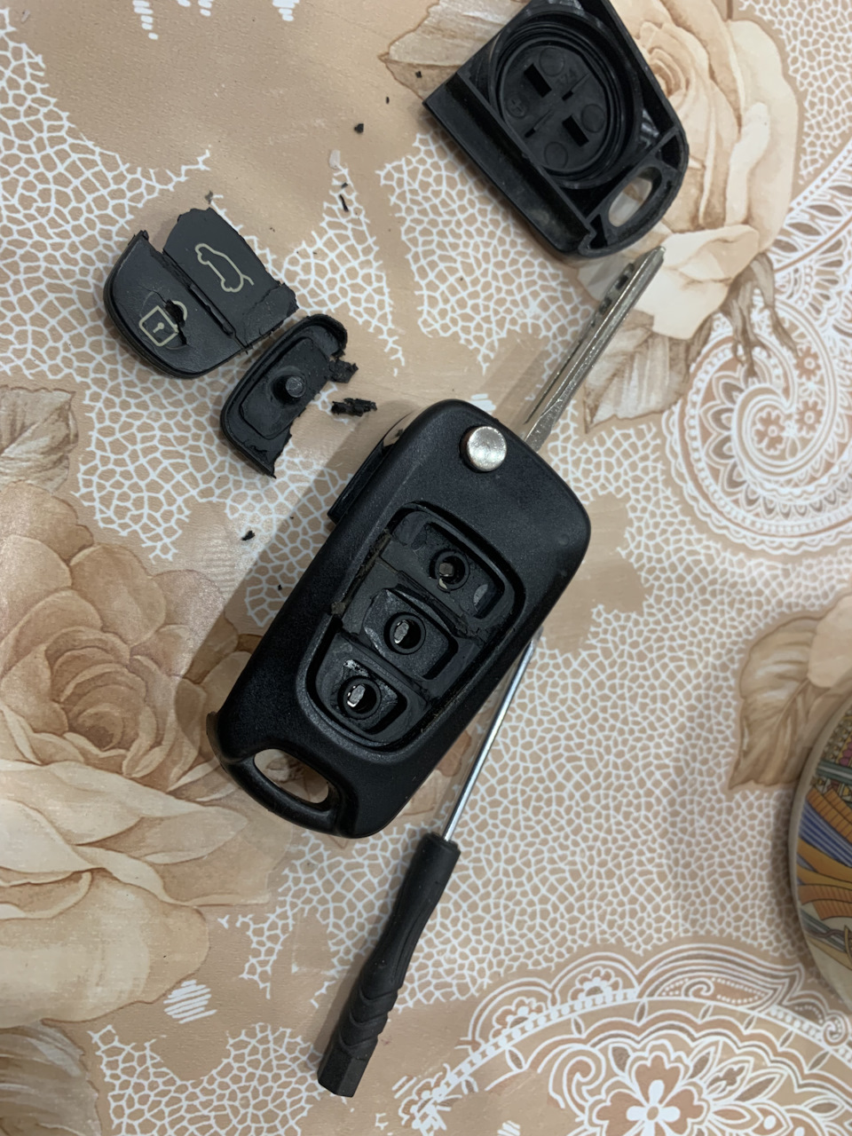 Замена кнопок ключа — Hyundai i30 (1G), 1,6 л, 2011 года | аксессуары ...