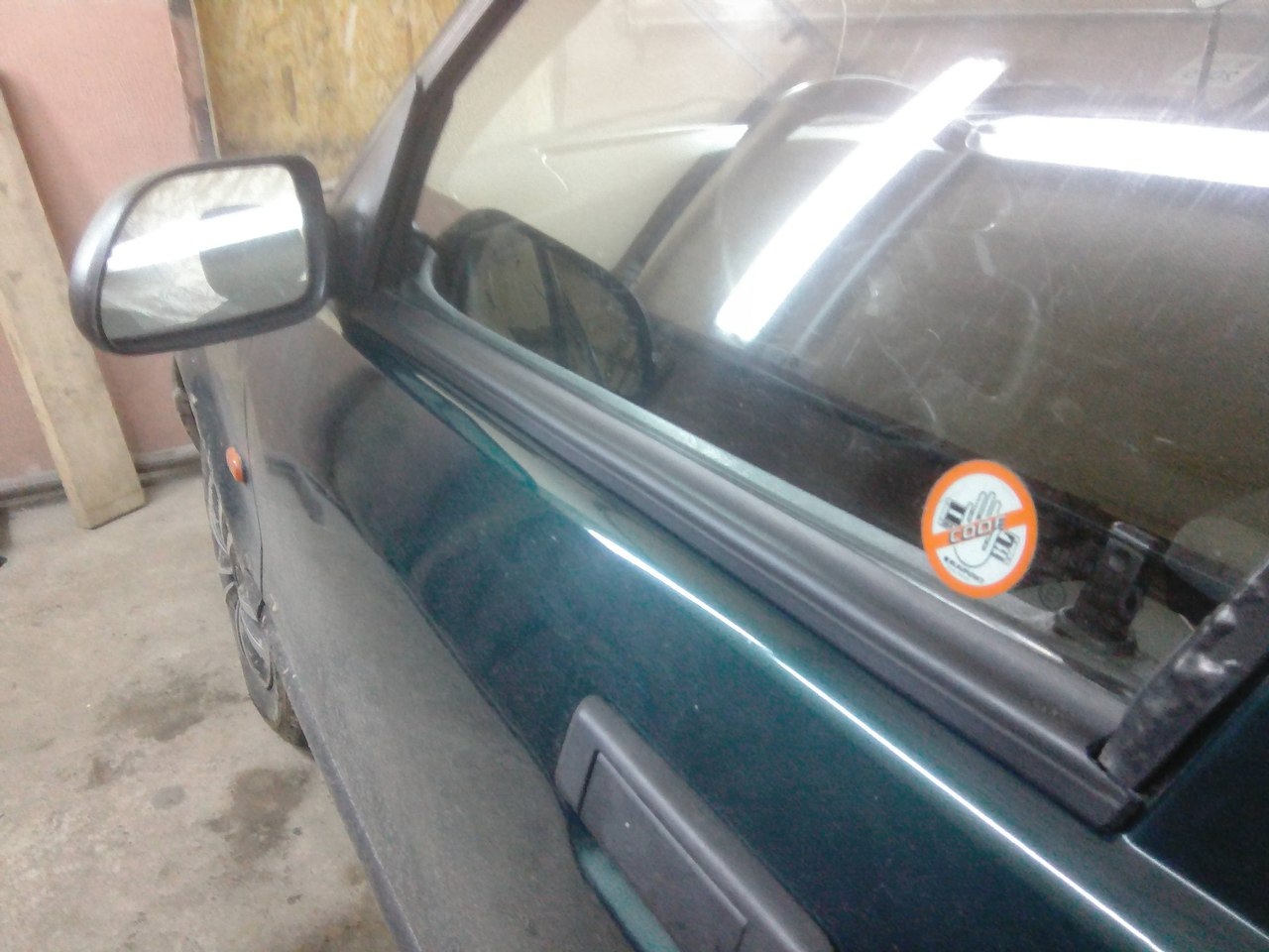 Бак иж 2717. Резинка на стекло боковое т 4. Стекло двери передней правой для renault r19 1992-2002. Уплотнитель бокового стекла на рено меган 2. Оконные уплотнители рено 19.