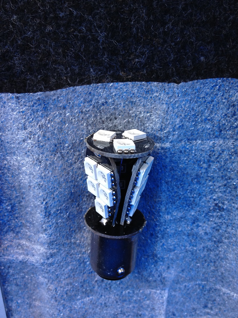 Замена лампочек P21/5W и 32-SMD диодная лампочка. — Nissan Note (1G), 1 ...