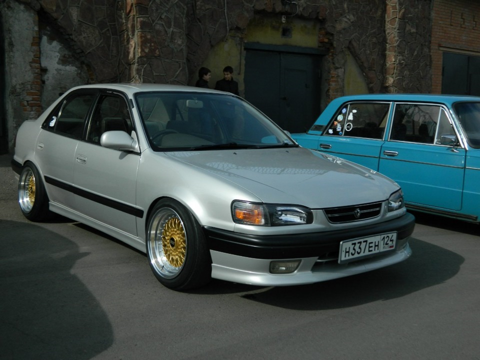 Corolla 110. Toyota Corolla 110. Toyota Corolla 110 яркий цвет. Тойота Королла Молодежная. Тюнинг Королла 110 1195 год.