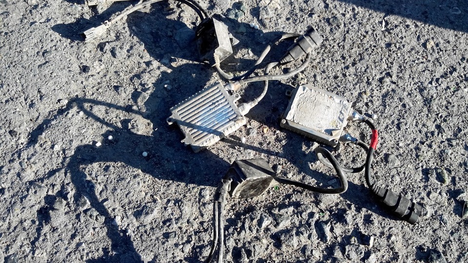 Замена солнцезащитного козырька и блоков розжига ксенона — BMW 5 series ...