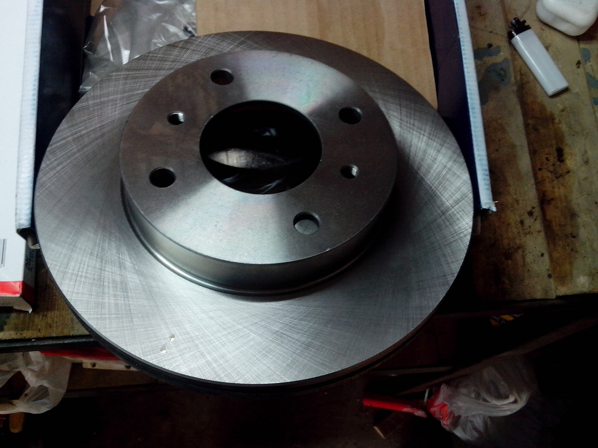 Вентилируемые тормоза сандеро 1. Передние тормозные диски на альмера классик. Диск тормозной передний nissan skyline enr33. Передние тормозные диски на альмера классик. Диски тормозные передние ниссан альмера классик b10.