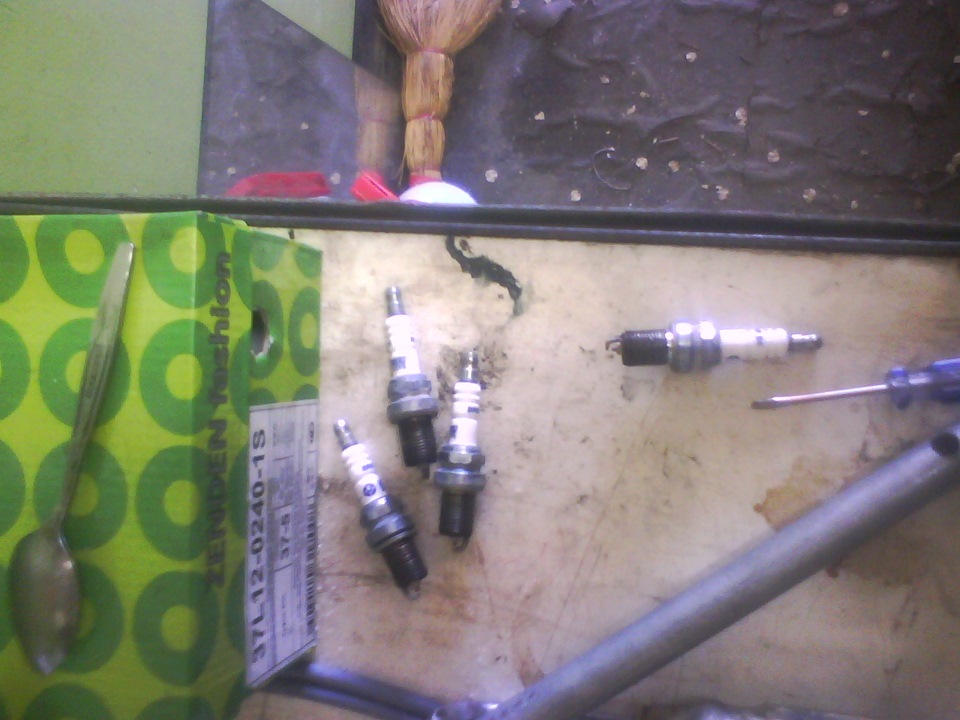 Замена свечей и высоковольтных проводов — Lada 2114, 1,6 л, 2007 года ...