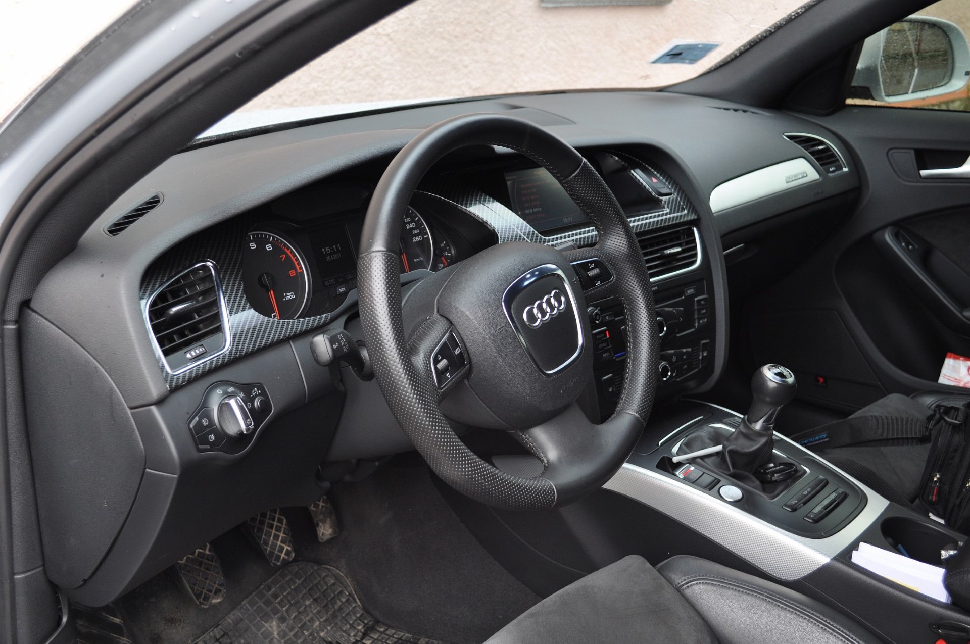 Вся поверхность обработанных деталей покрыли лаком — Audi A4 (B8)