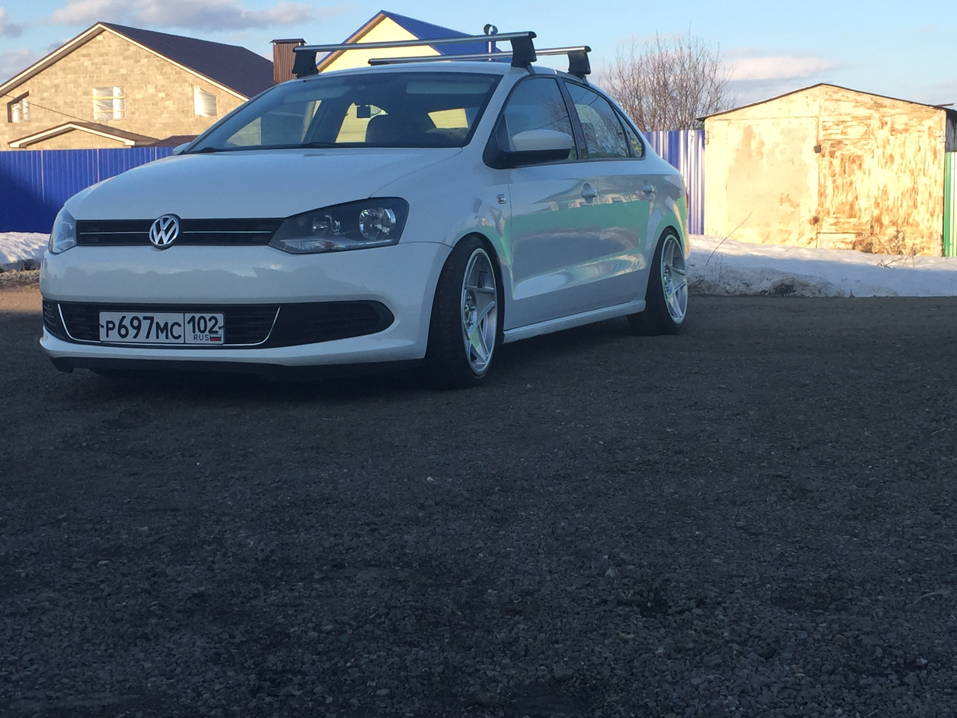 Volkswagen Polo sedan stance