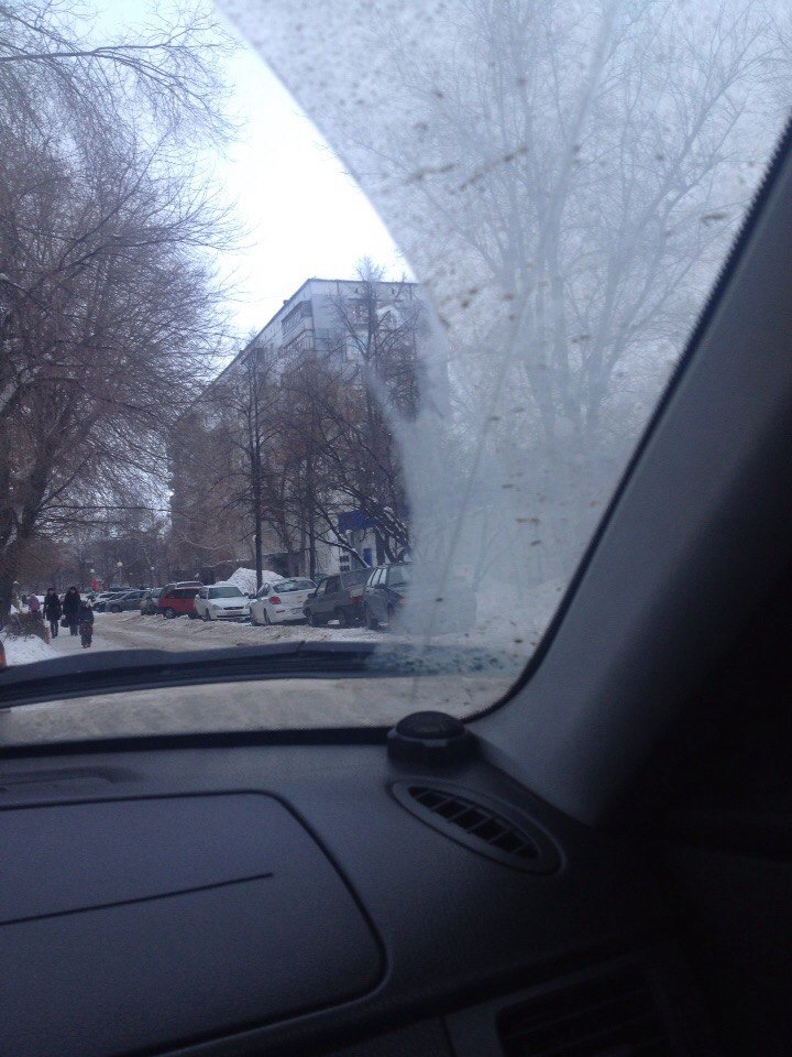 Как же задолбал этот дворник! — Lada Приора хэтчбек, 1,5 л, 2008 года ...