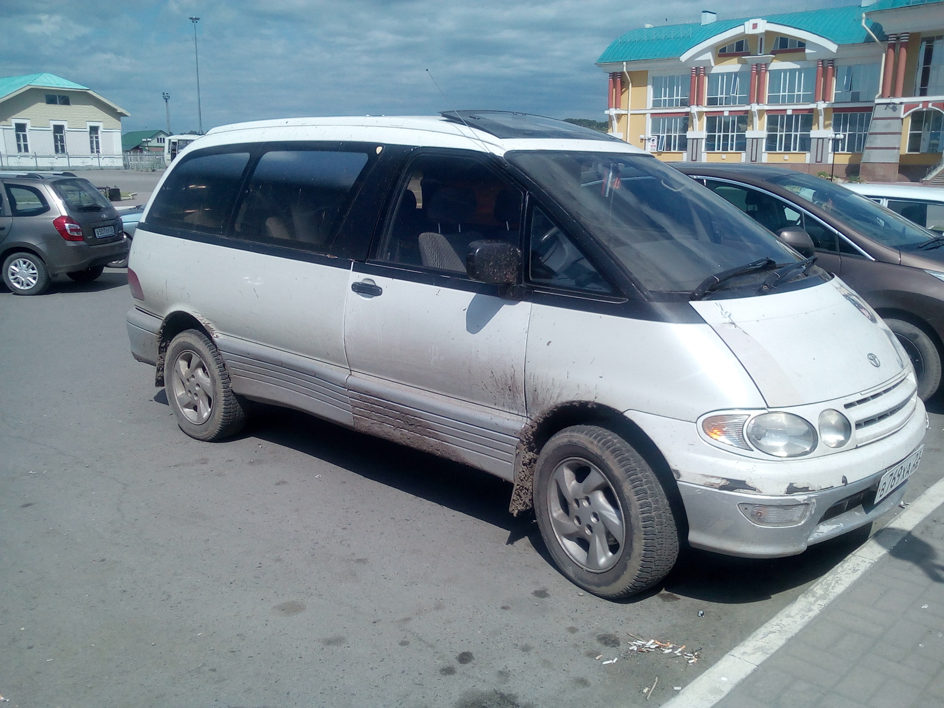 Тойота люсида. Toyota Эстима Люсида. Тойота Эстима Люсида 2.2. Тойота Люсида Эстима 1996. Тойота Эмина Люсида.