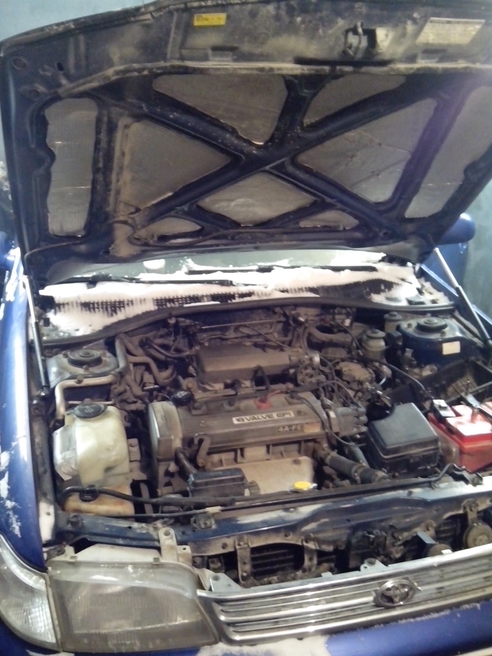 не открывается капот toyota carina не открывается капот toyota carina