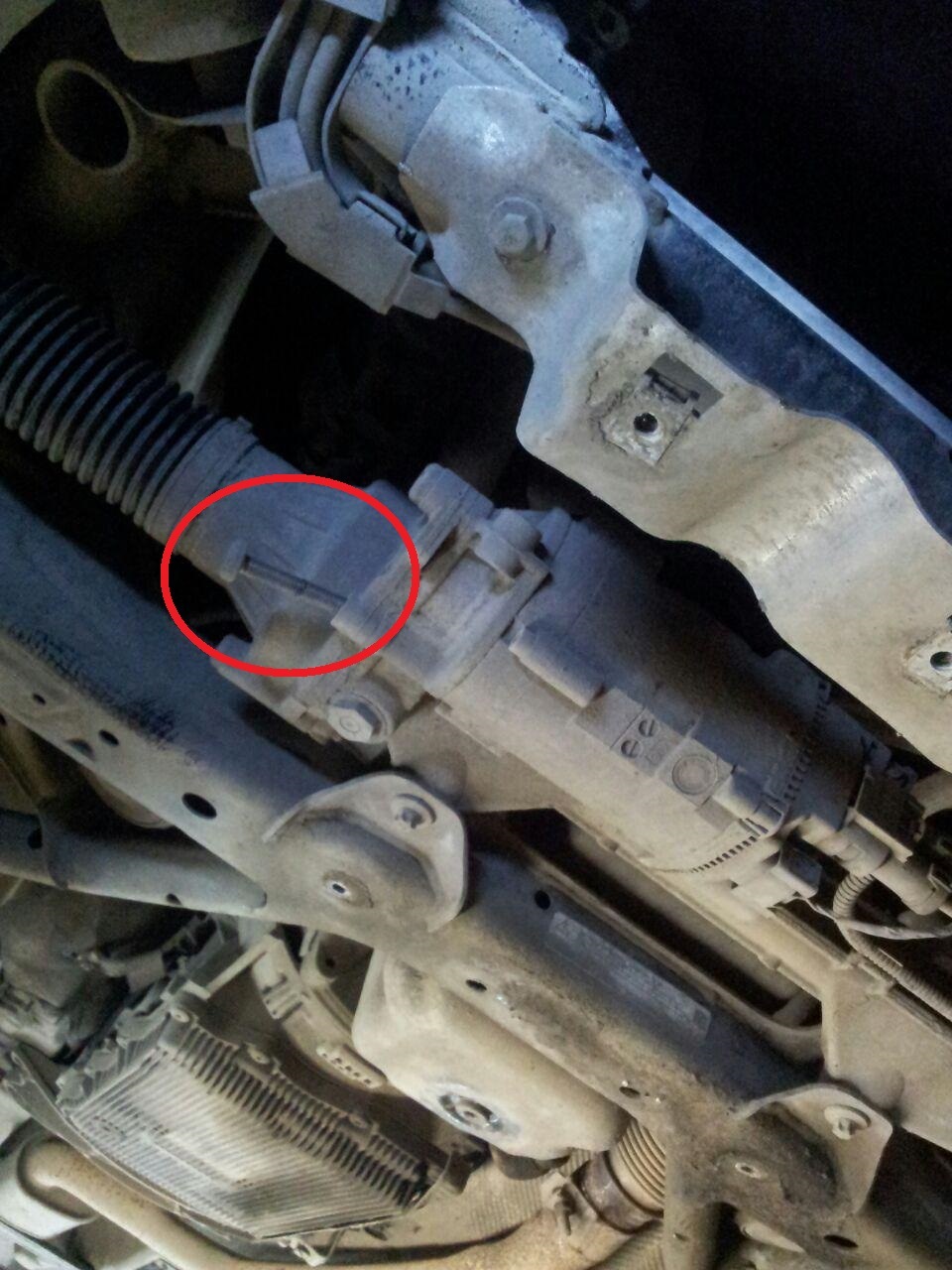 Болты электромотора рулевой рейки — BMW 1 series (F20), 1,6 л, 2012 ...