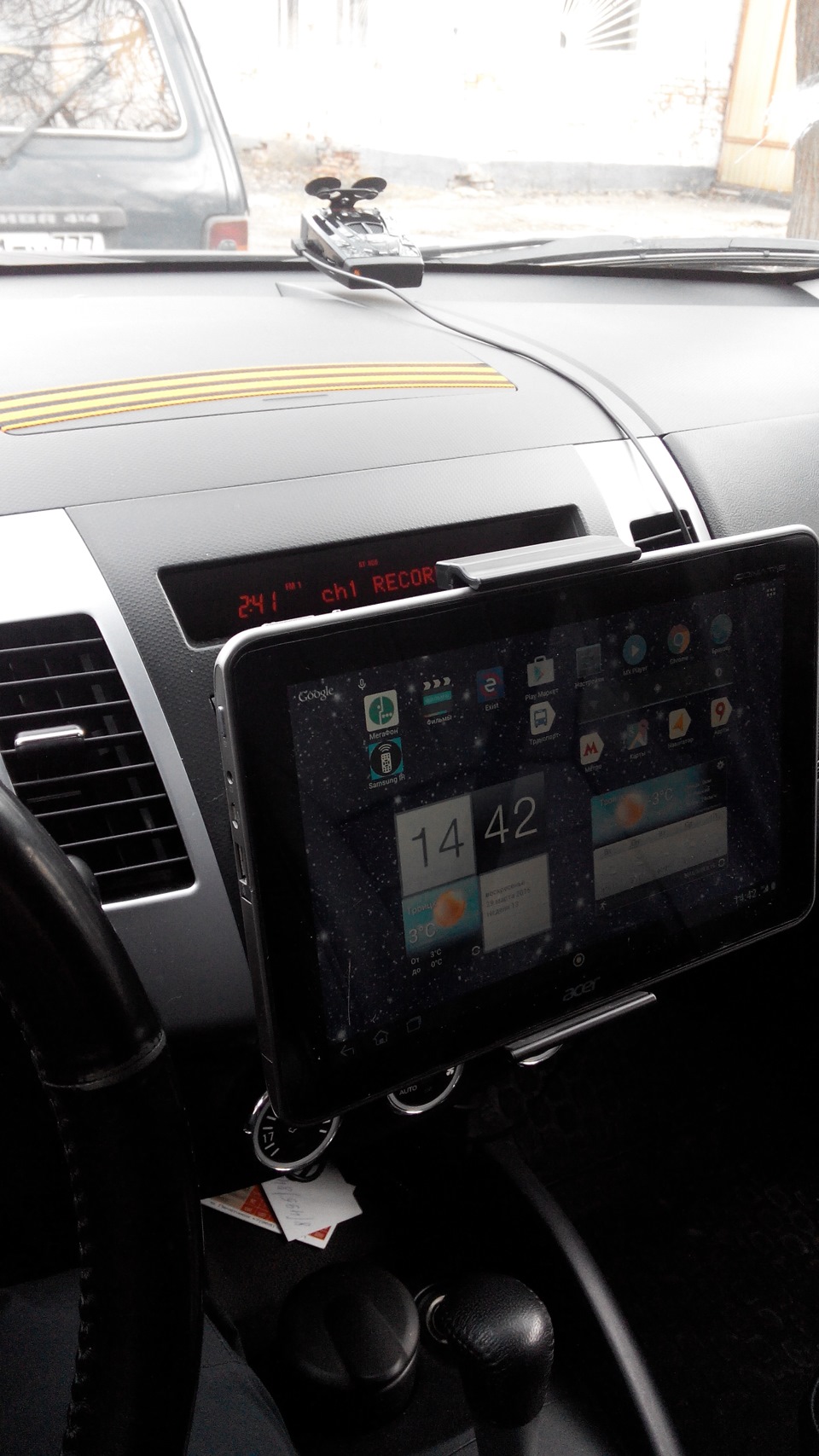 держатель для планшета сд-слот — Mitsubishi Outlander XL, 2 л, 2010 ...