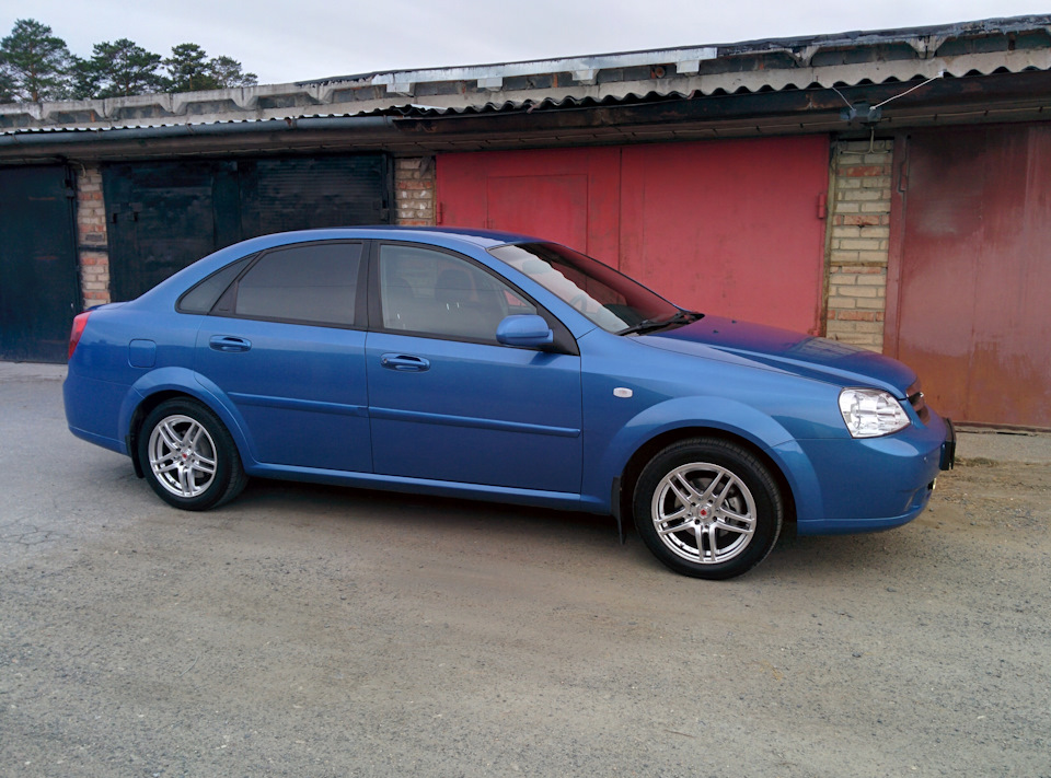 Chevrolet Lacetti синий