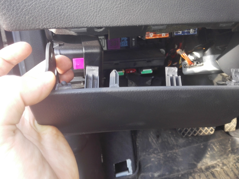 Резиновый писк при повороте руля — Audi A6 (C6), 3 л, 2005 года ...