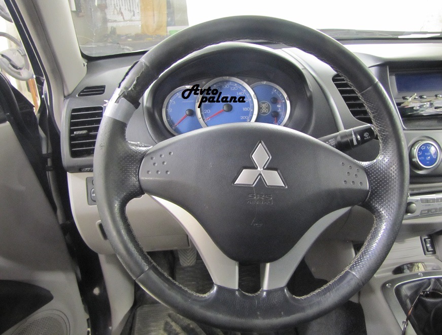Как снять руль l200