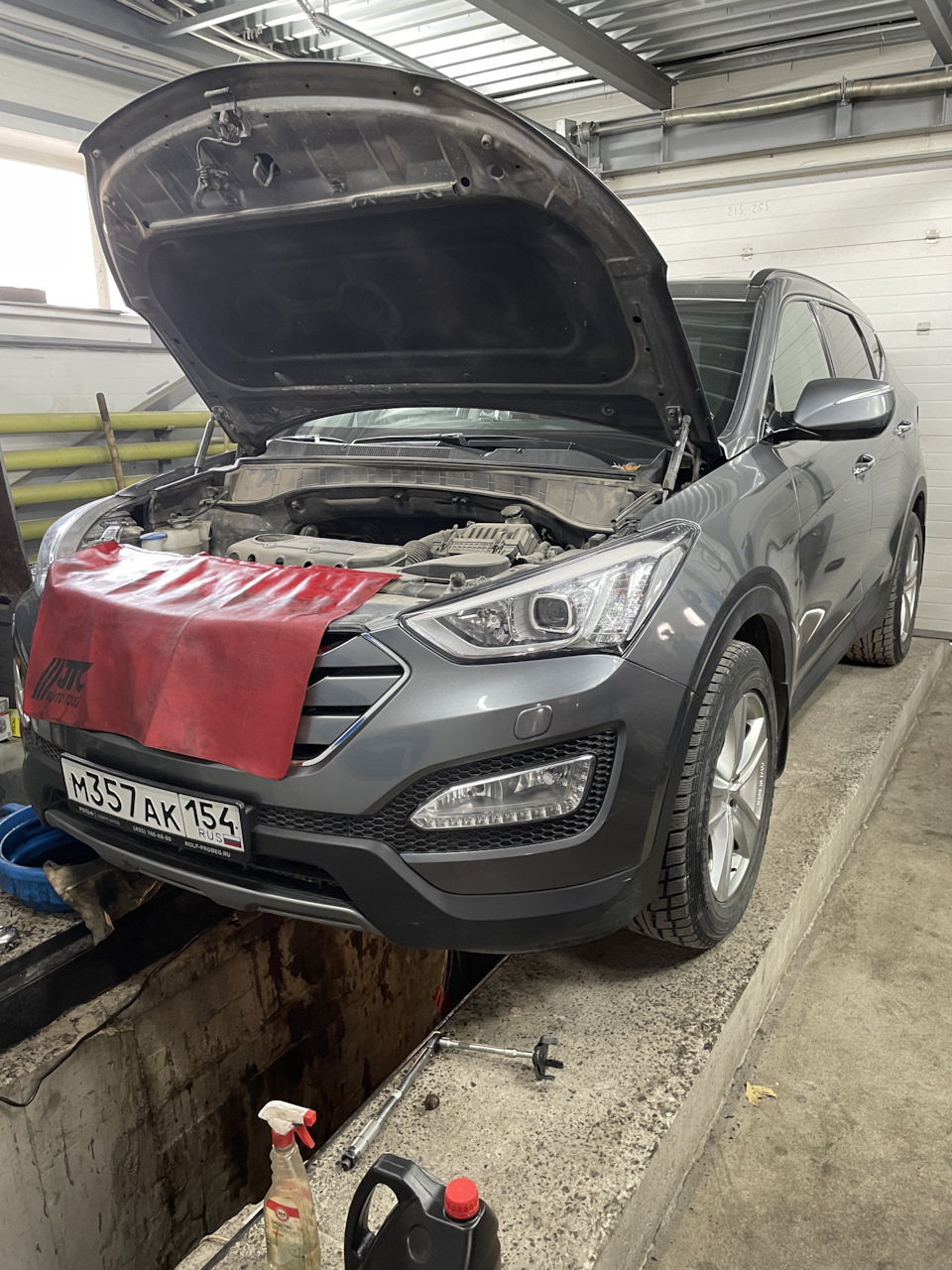 Какое масло лить в двигатель Hyundai Santa Fe 3G (DM) 2.4 — Hyundai Santa  Fe (3G), 2,4 л, 2013 года | расходники | DRIVE2