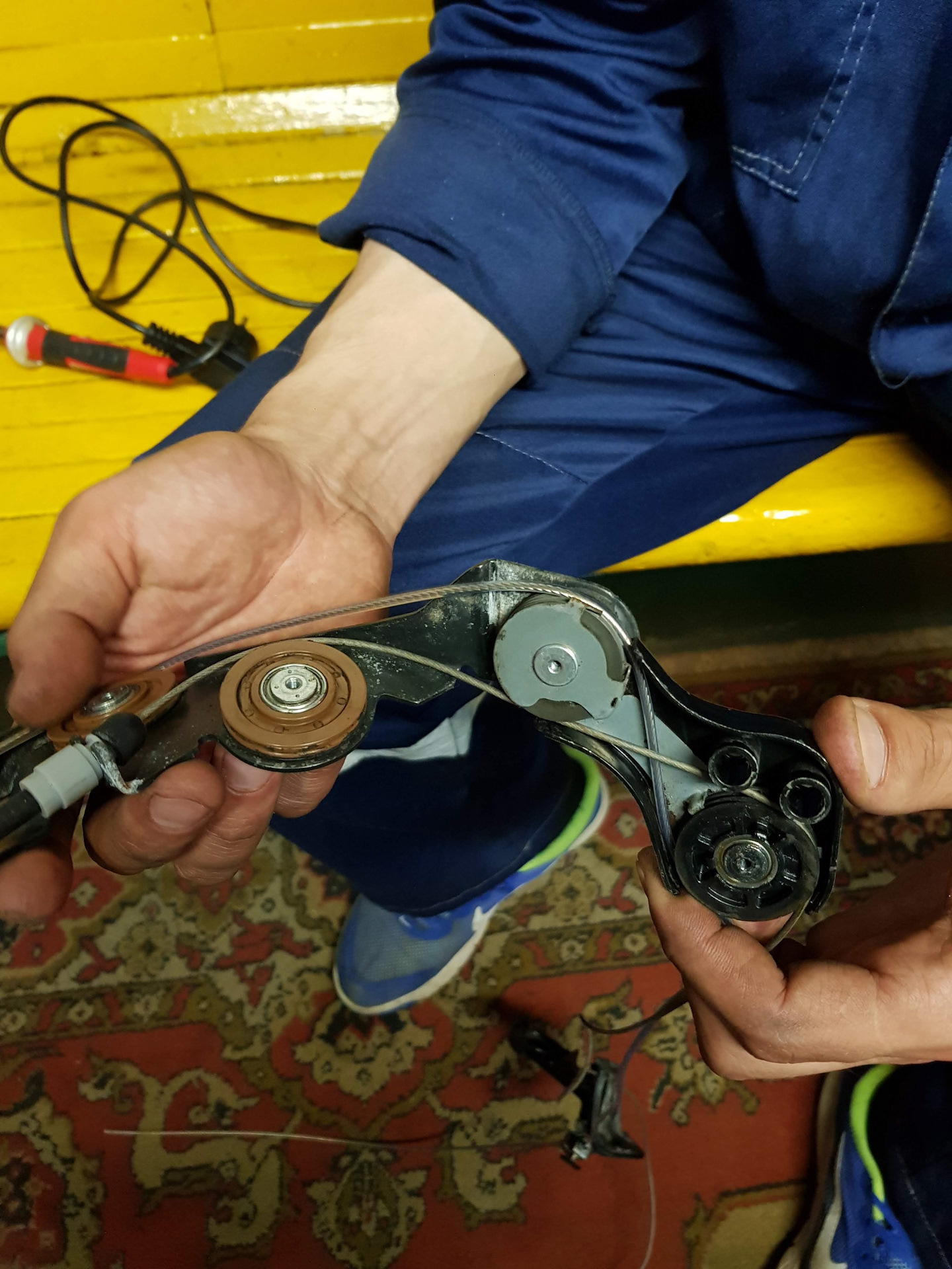 замена тросика сдвижной двери. замена тросика сдвижной двери. сдвижная крыша на тросах. Serena 25 трос двери. тросик сдвижной двери nissan serena c26.