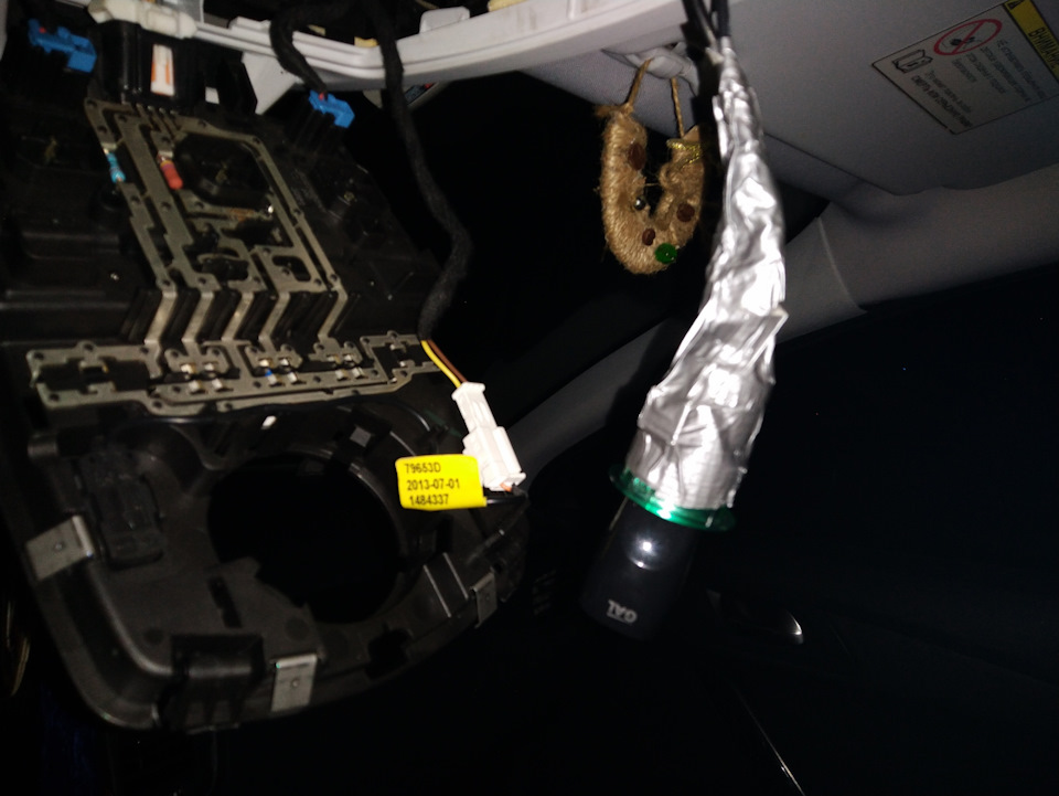 Подключил регистратор к плафону освещения Пежо 508 — Peugeot 508 (1G ...