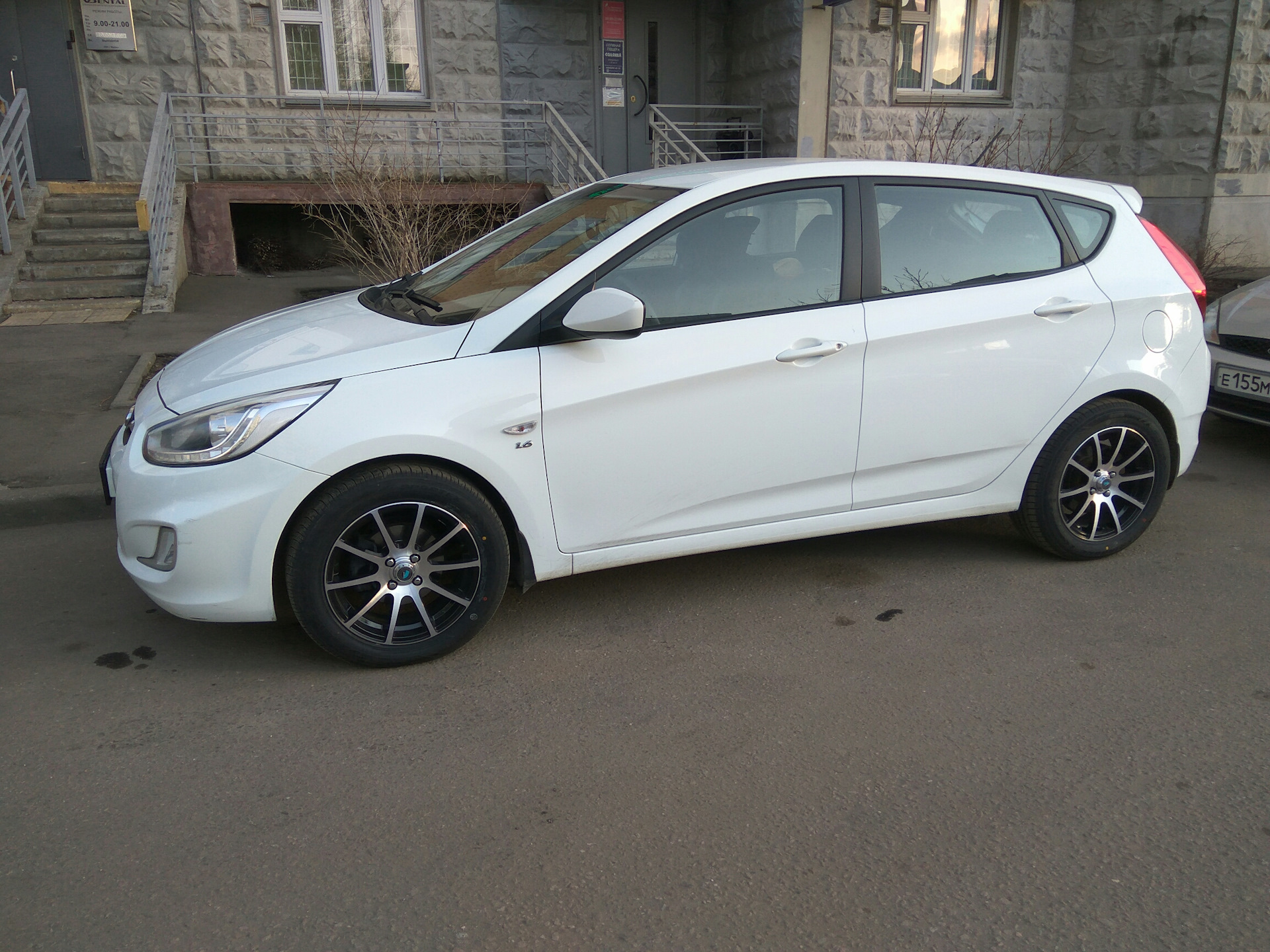 R15 отзывы. Venti 1603 Веста. Диски Венти 1603. Solaris Hatchback r16. Венти 1518 на Солярис 2012.