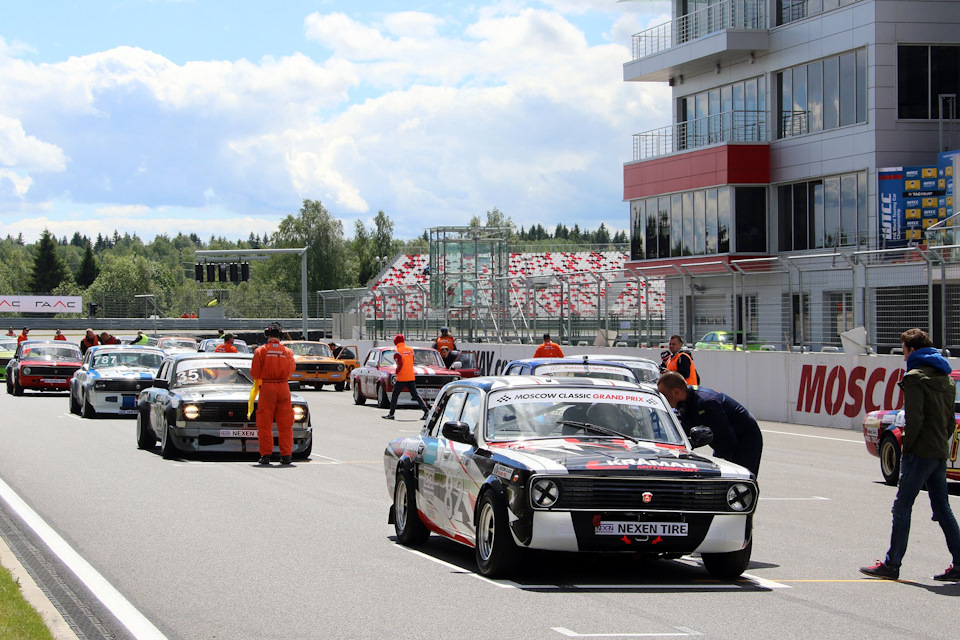 Команда Kramar Motorsport в классическом варианте на Moscow Classic ...