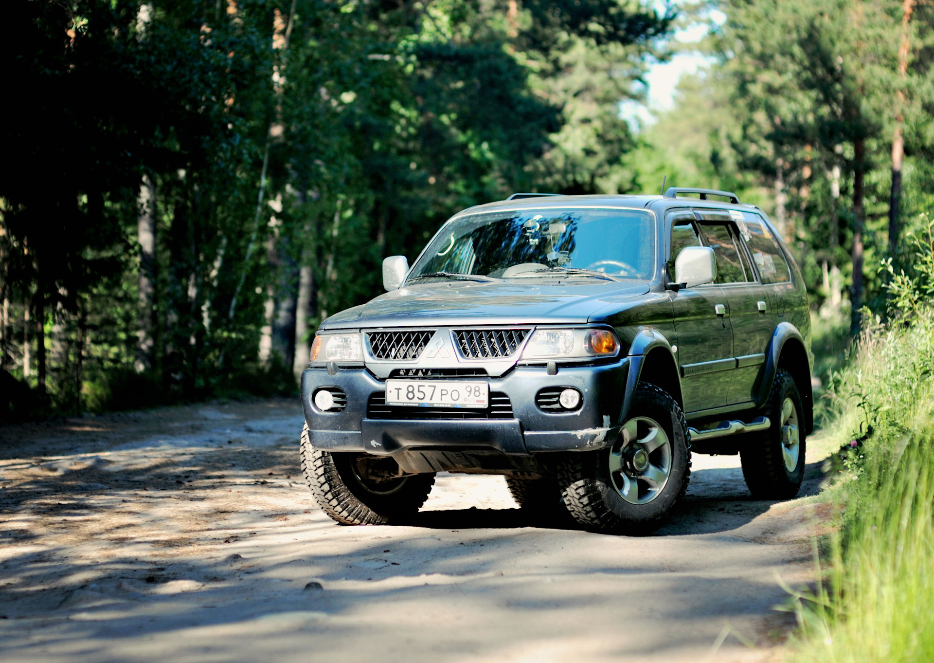 Митсубиси спорт 1. Мицубиси Паджеро л200 2005. Mitsubishi Pajero Sport 200. Мицубиси Паджеро спорт Аллигатор. Митсубиси Паджеро спорт л200.