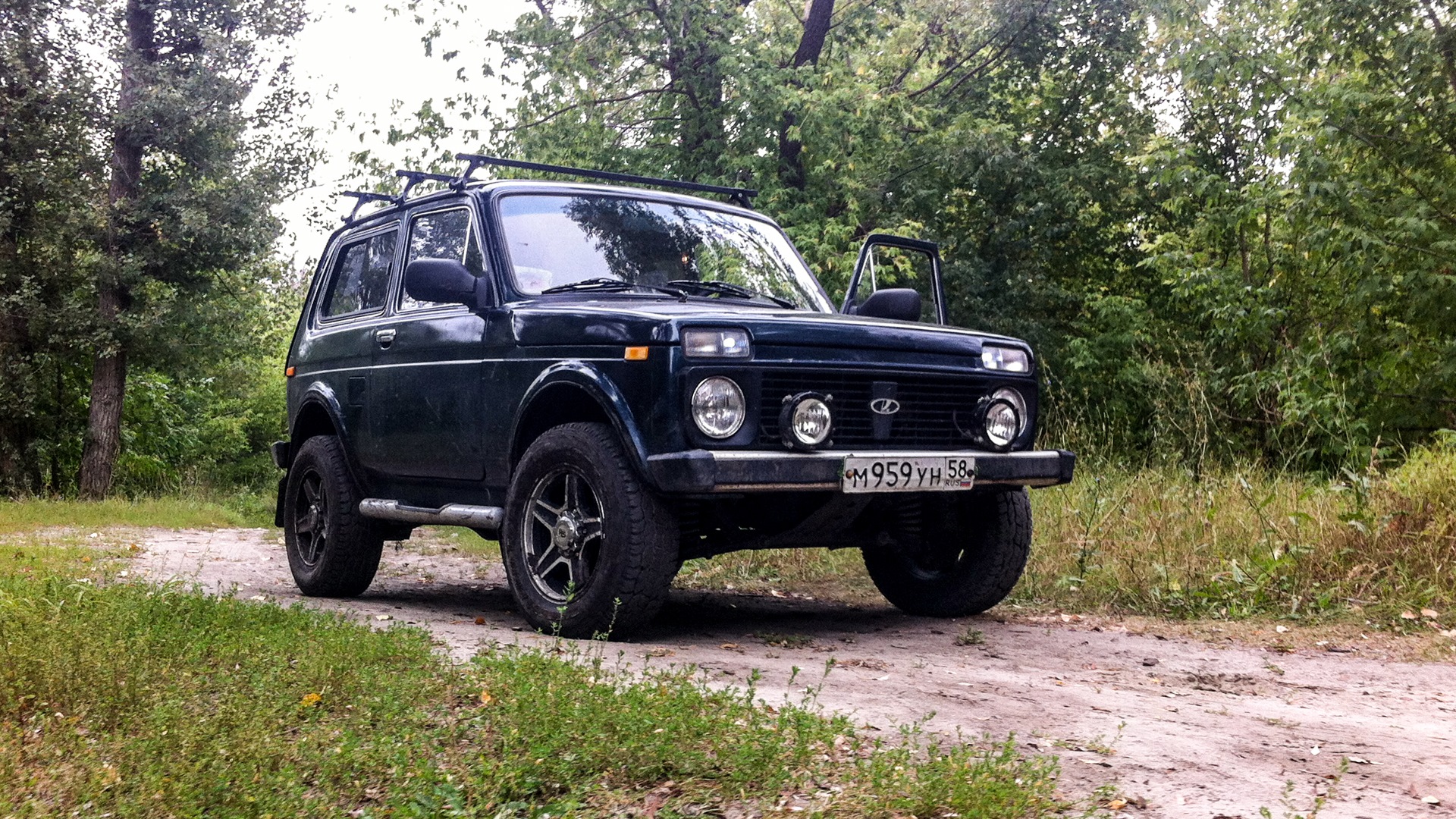 Lada 4x4 3D 1.7 бензиновый 1996 | медвежонок 