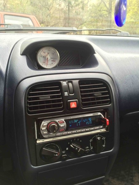 Блок обичний з кондиционером — Mitsubishi Carisma