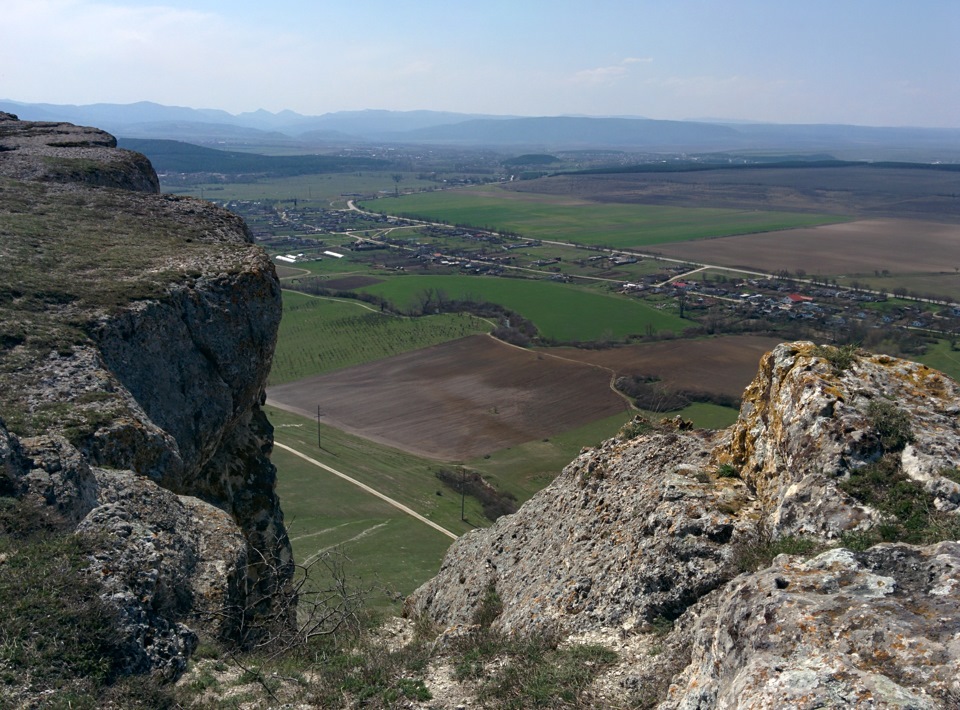 Погода в крыму белогорск. Курталиди Белогорск Крым. Табанали Белогорск Крым. Остров Крым Белогорск. Провал Белогорск Крым.