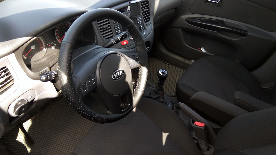 Автоматическое запирание дверей при начале движения — KIA Rio (2G), 1,4 ...