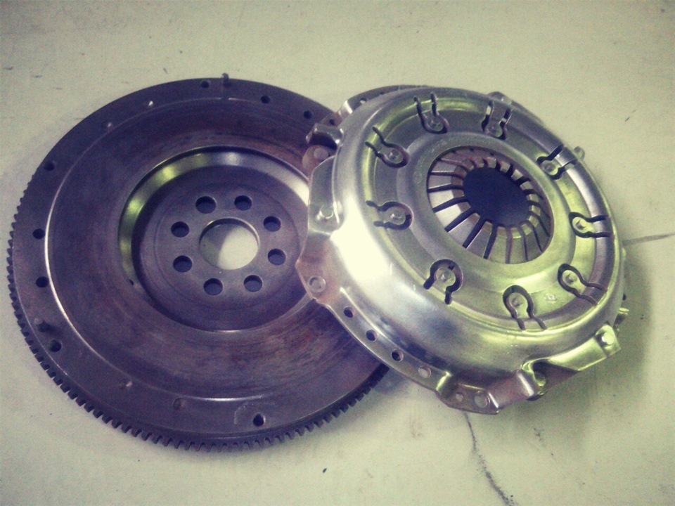 Артикул корзины сцепления взборе мерседес 124. Сцепление мерседес 124. Сцепление 124 мотор. Замена сцепления крафтер. Выжимной на мерседес w210.