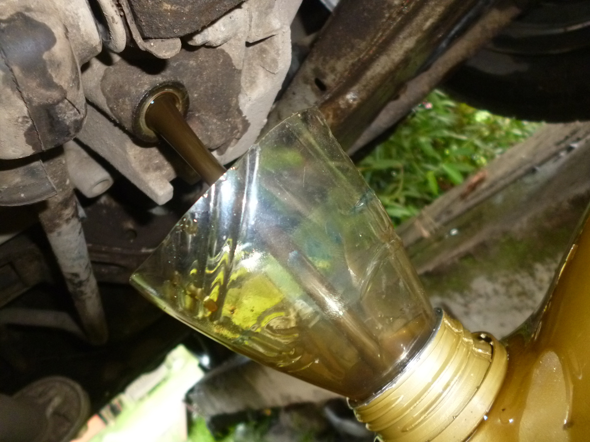 Какое масло лить в двигатель в рено трафик