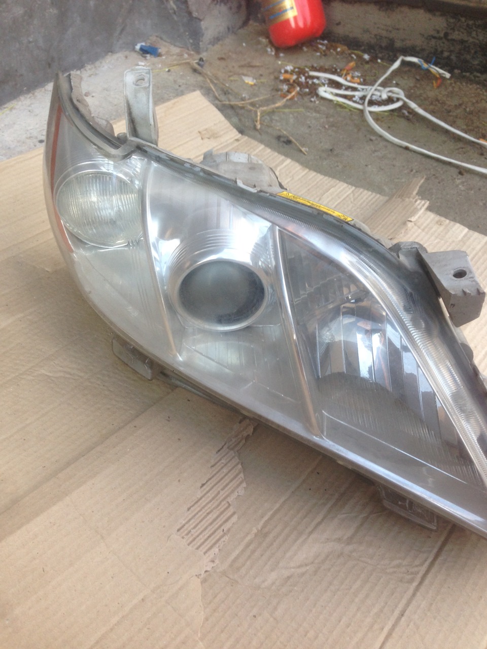 Мытье фары изнутри — Toyota Camry (XV40), 3,5 л, 2006 года ...