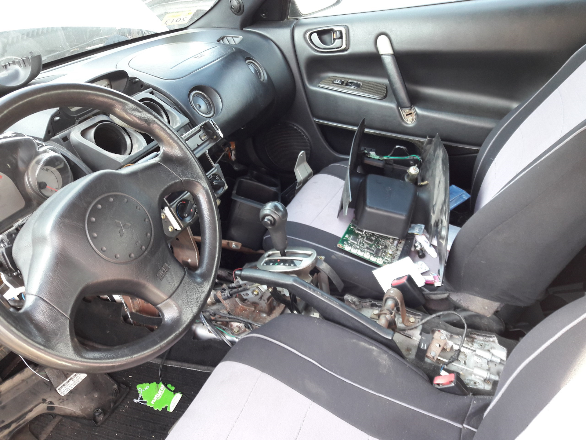 Установка Pioneer AVH-X490. - Mitsubishi Lancer IX, 1,6 л, 2009 года автозвук DR