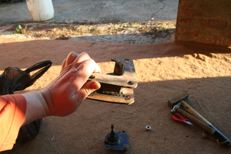 пришло время проставить бумеранг…сменить ссайлентблоки и заменить овалы ...