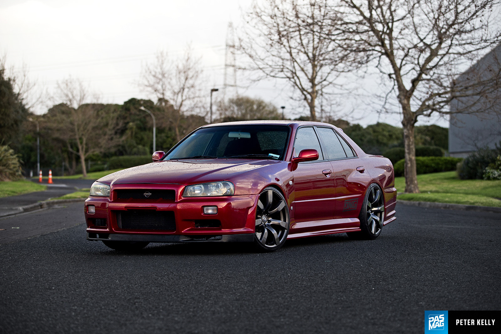 Nissan Skyline GTR r34 красный