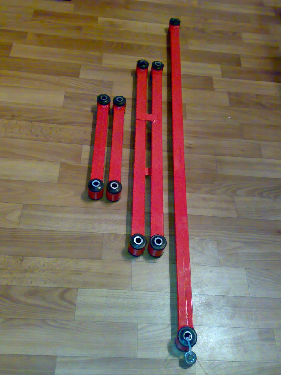 Задние тяги нива шевроле. Тяги на шс на ваз 2107. Реактивные тяги 2105. Что делают реактивные тяги. Реактивная тяга ваз 2101.