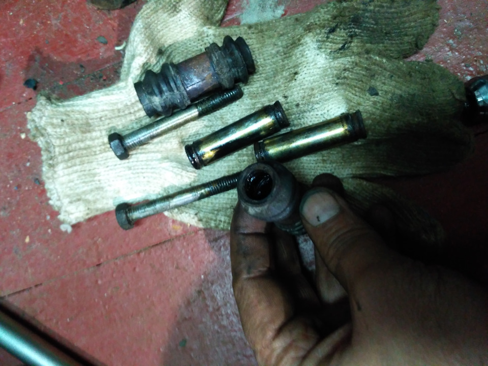 Про убийство пыльников графитной смазкой — Jeep Wrangler (YJ), 2,5 л ...