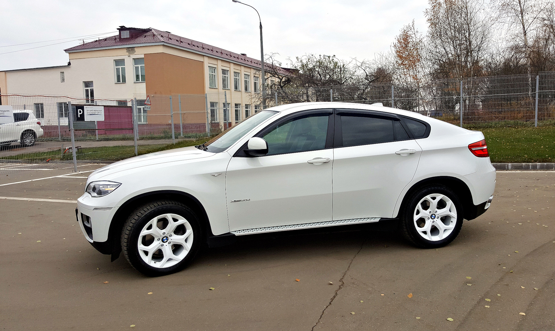 Белый х. BMW x6 белый 2008. БМВ x6 белая. БМВ х6 белая 2008. Колеса BMW x6 e71.