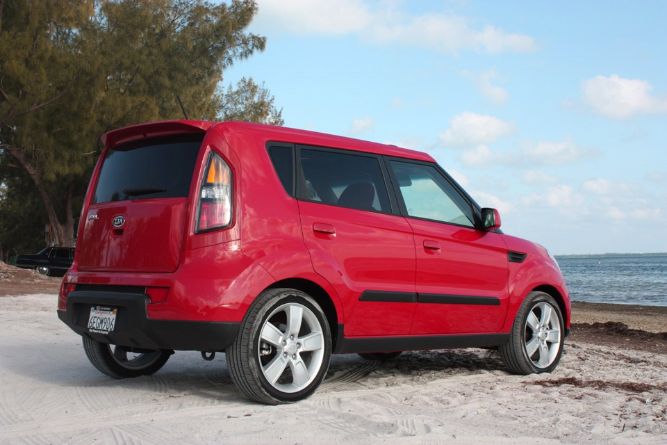 Kia Soul красный 2010