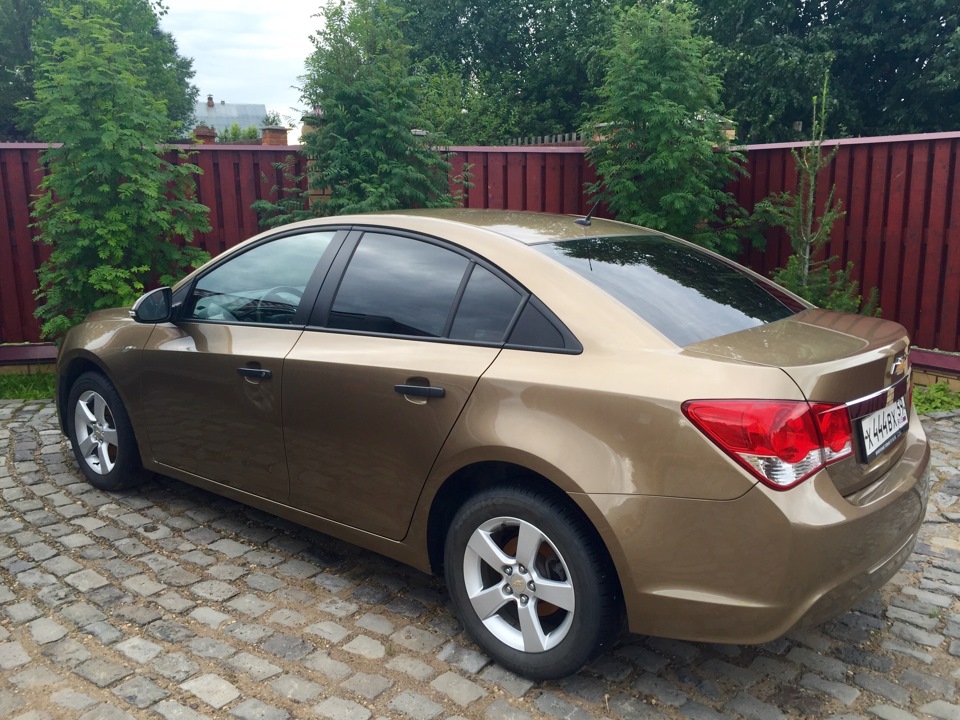 Chevrolet Cruze 2012 бежевый металлик