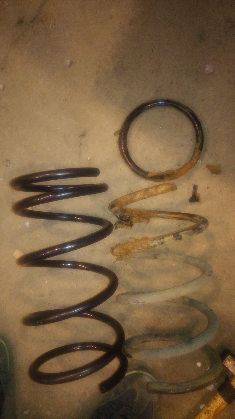 Пружины Klakson — KIA Sportage (2G), 2 л, 2006 года | запчасти | DRIVE2