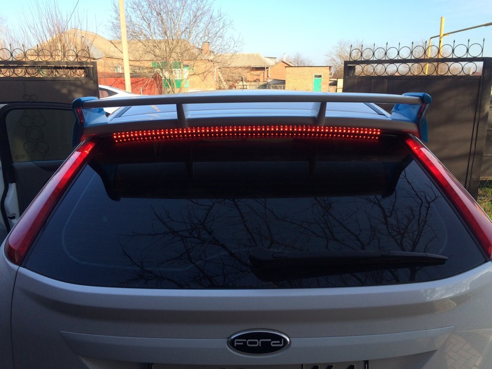 фокус 2 рестайлинг стоп сигнала.