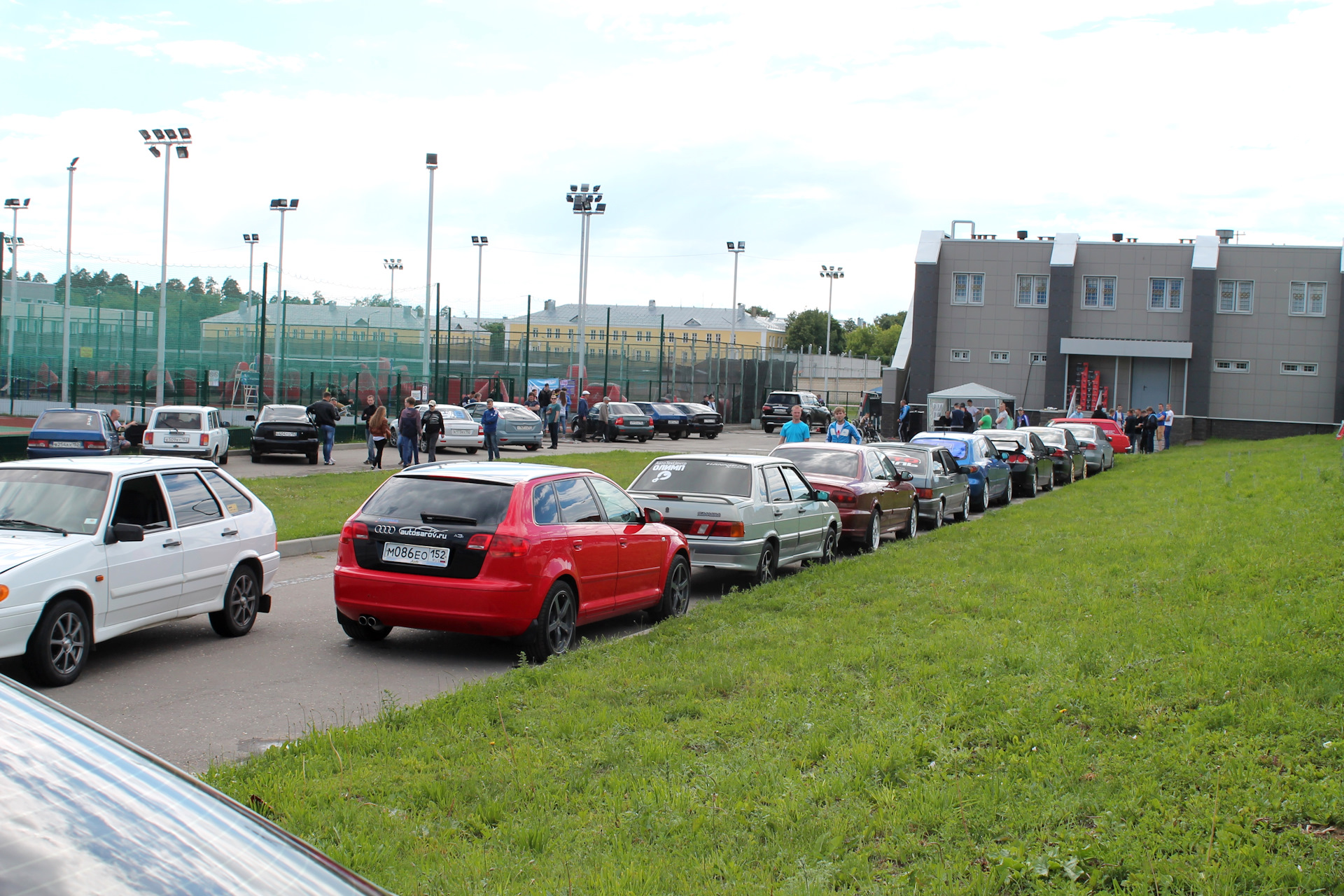 Автог. Авто в городе. Гатчина машина. Авто в городе Луга. 1ое место машин.