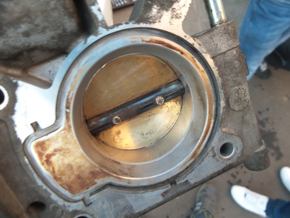 чистка дросселя и форсунок в ультрозвуковой ване — Mazda 3 (1G) BK, 2,5 ...