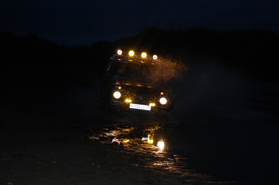 Туманки на крышу — Lada 4x4 3D, 1,7 л, 2007 года | тюнинг | DRIVE2