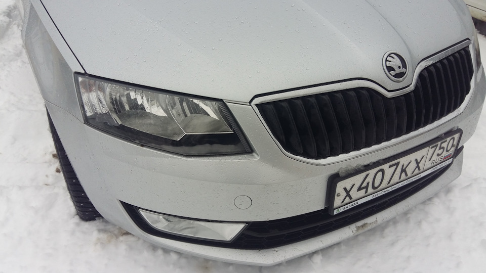 Запотевает передняя фара — Skoda Octavia A7 Mk3, 1,4 л, 2015 года ...