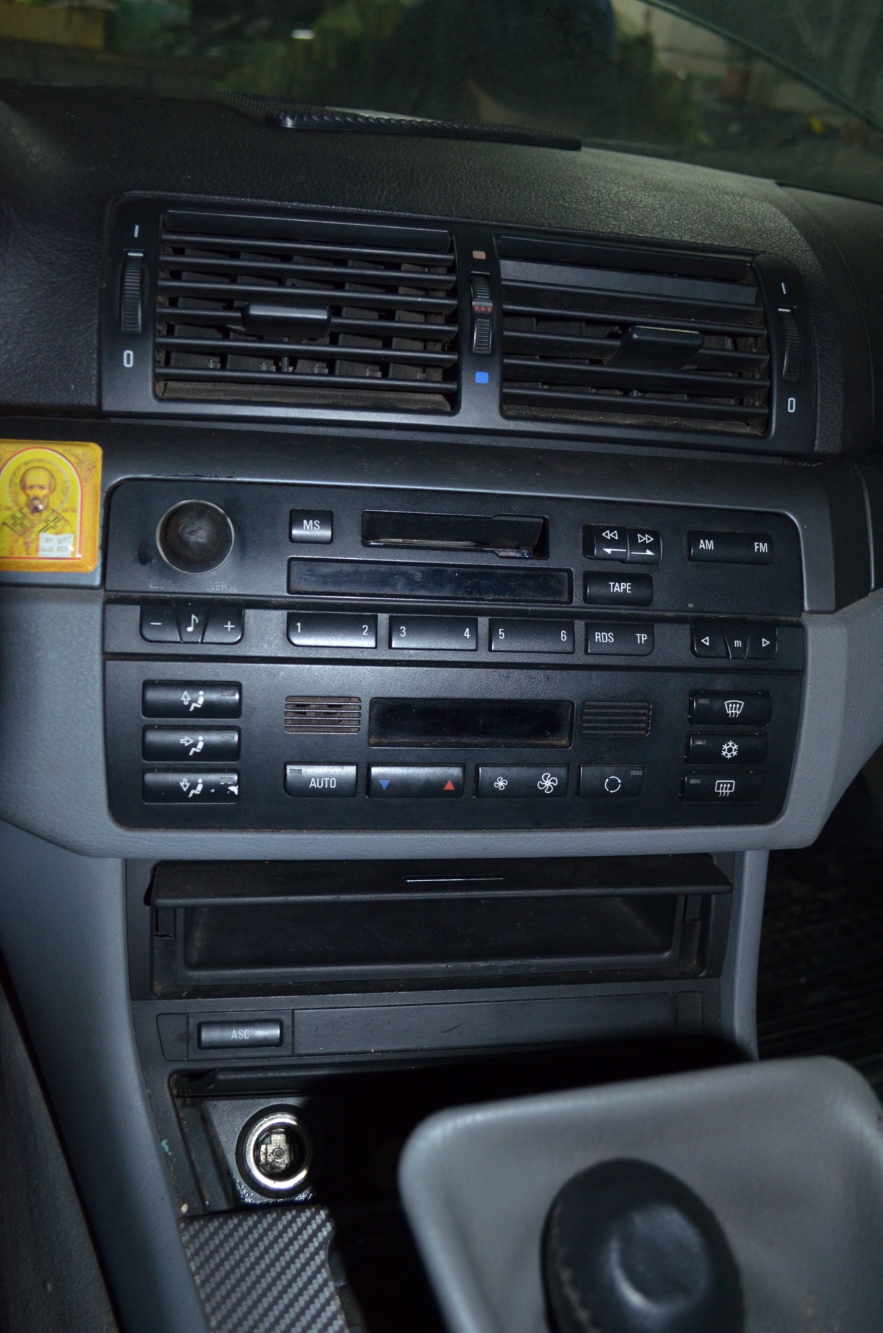 Снятие радиатора отопителя и моторчика печки на BMW320d ЧАСТЬ 2 ...