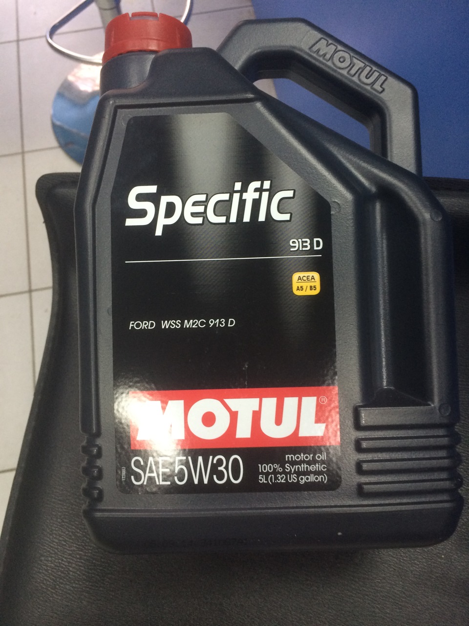 Motul specific 913d. Motul specific 913d. Мотюль специфик 5w30 для форда. Motul specific 913d 5w30. Motul 104560 масло моторное синтетическое "specific ford 913 d 5w-30".