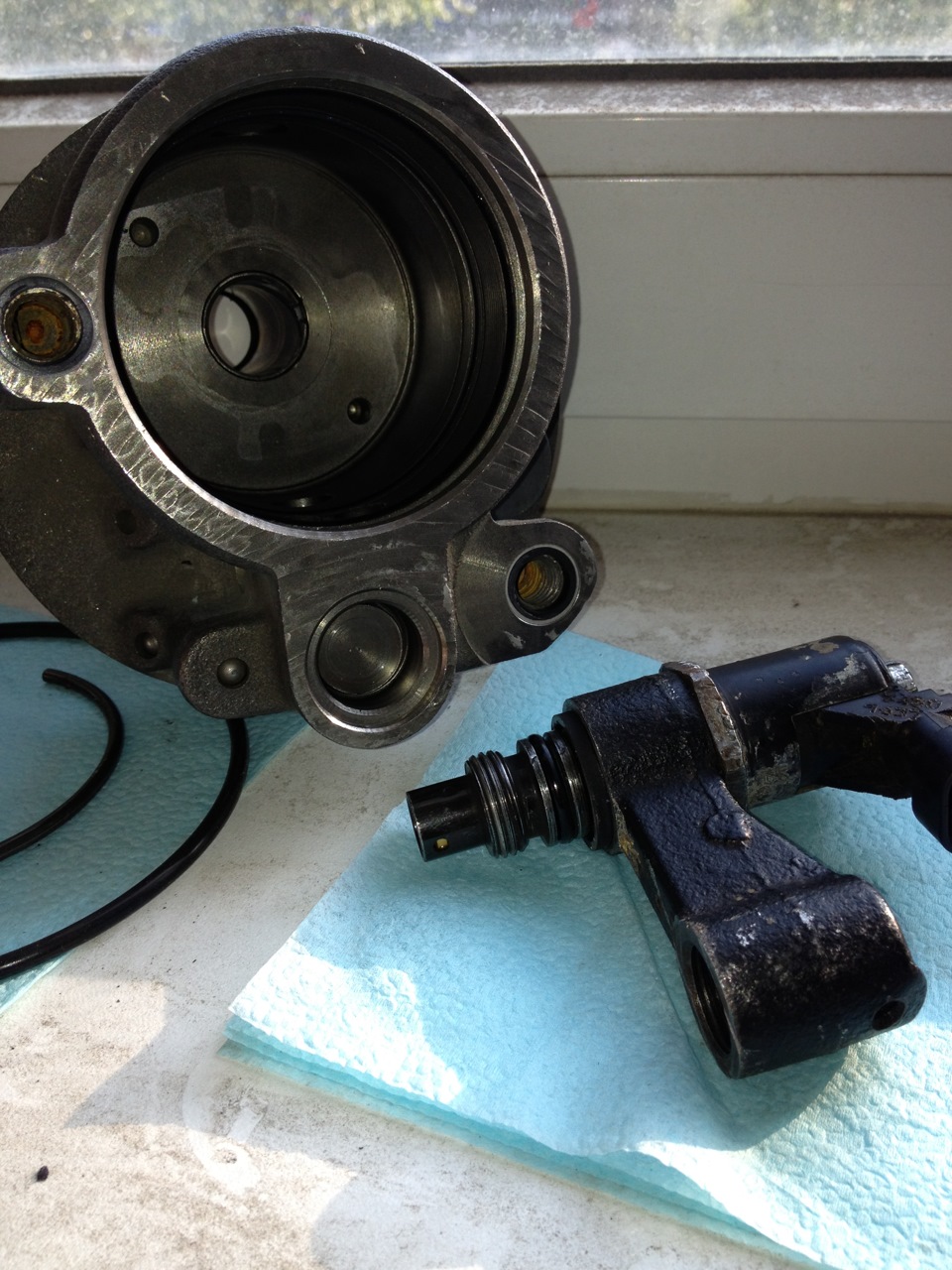 Как разобрать гур. Насос гидроусилителя на фф2 разобранный. Как разобрать гур. Переборка гур форд фокус 2. Клапан насоса гур газель.