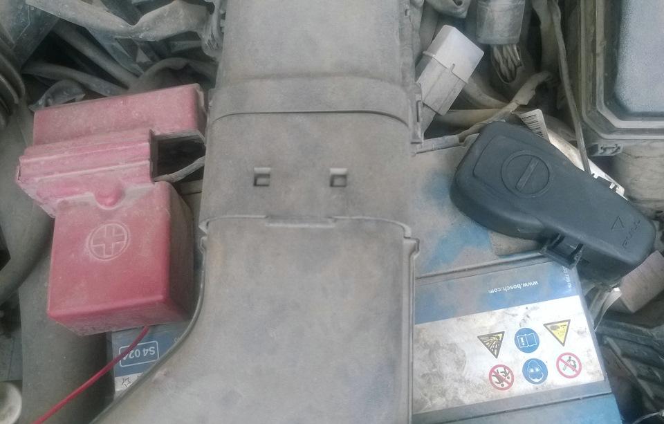 Крышка минусовой клеммы аккумулятора — Mitsubishi Lancer Sportback, 1,8 ...