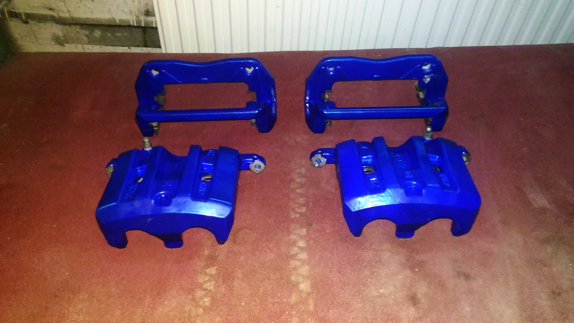 Суппорт тормозной honda s74s. Передний суппорт accord cl7. Задний суппорт хонда аккорд 7. Суппорт передний аккорд 8 2. Пластины для суппорта аккорд 8.