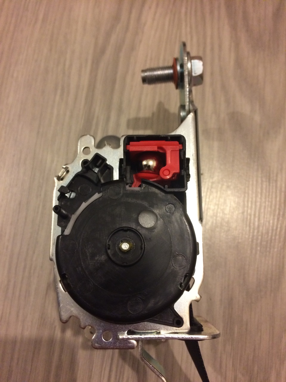 Часть 1 ремонт ремня безопасности с пиропатроном — SsangYong Kyron, 2,3 ...